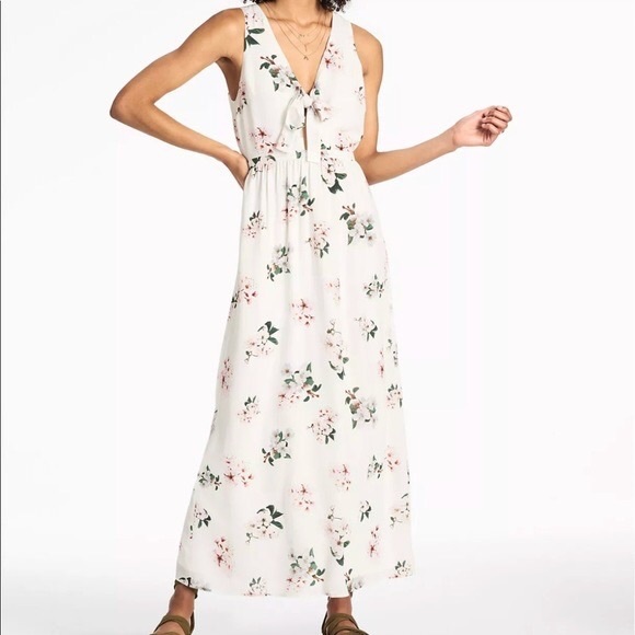 chinese dress ladies Luminous Field Floral Maxi Dress White